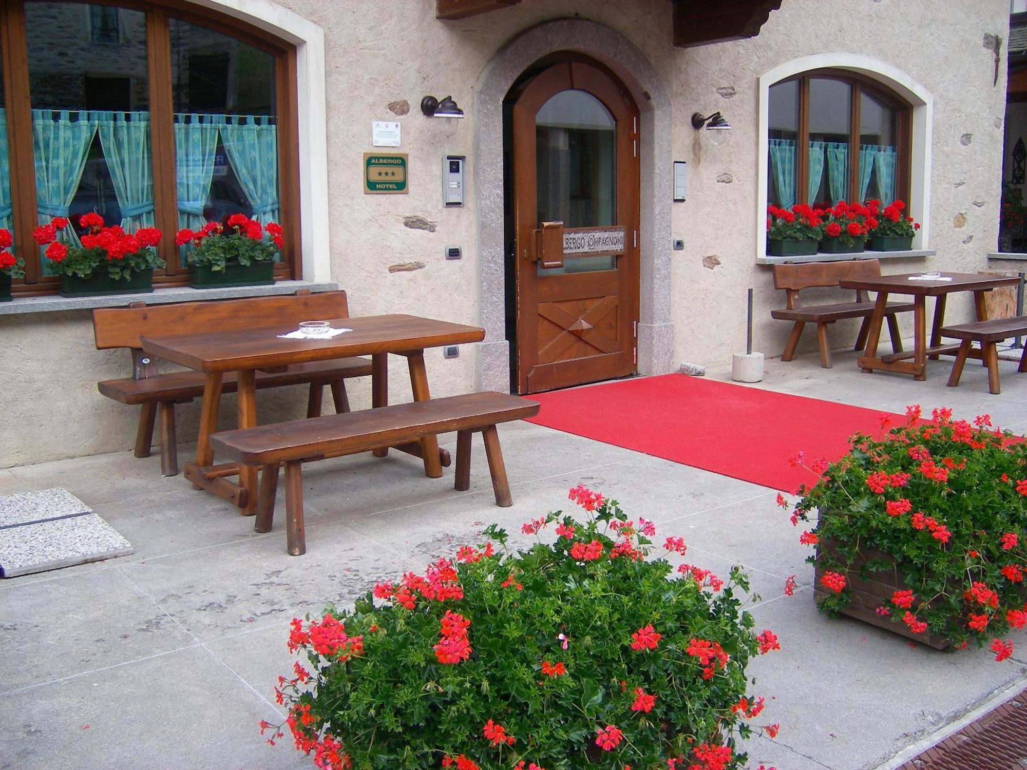 Hotel Compagnoni Santa Caterina di Valfurva Exterior foto